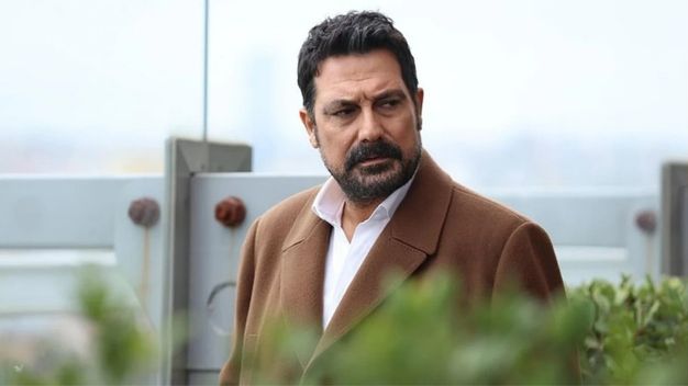 Bülent İnal Ömür Usta Dizisiyle Anlaşmaya Vardı! 