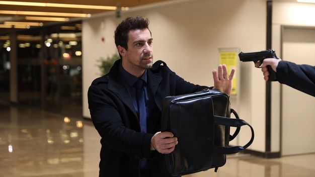 Doktor Başka Hayatta Dizisinin Doktor İnan'ı (İbrahim Çelikkol) Kimdir? 