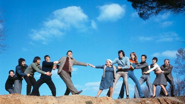 Yeşilçam'ın Hafızalara Kazınan Filmi Bizim Aile Dizi Olarak Geliyor!